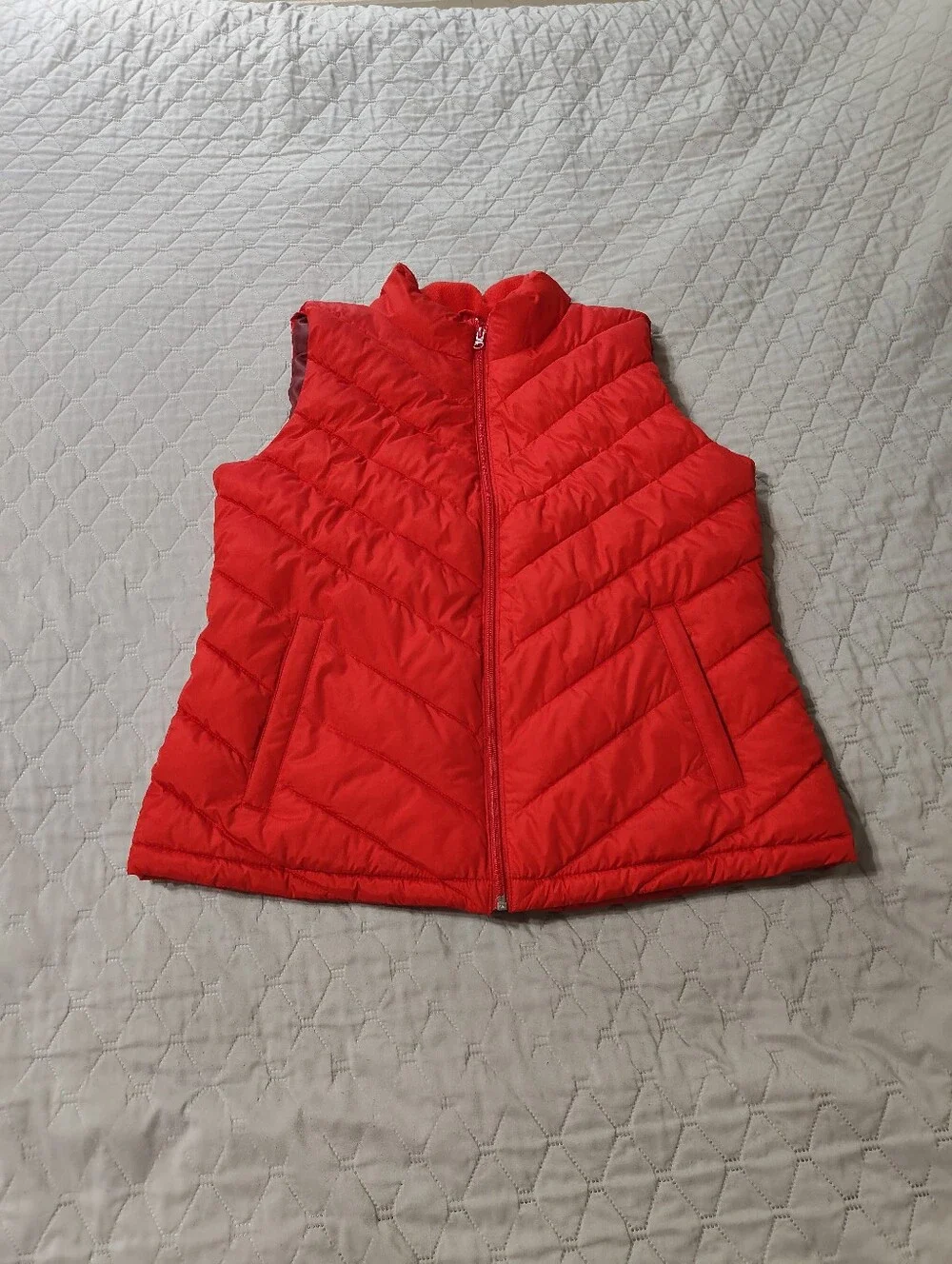 GAP Chevron Red Puffer Vest Women's Size Large